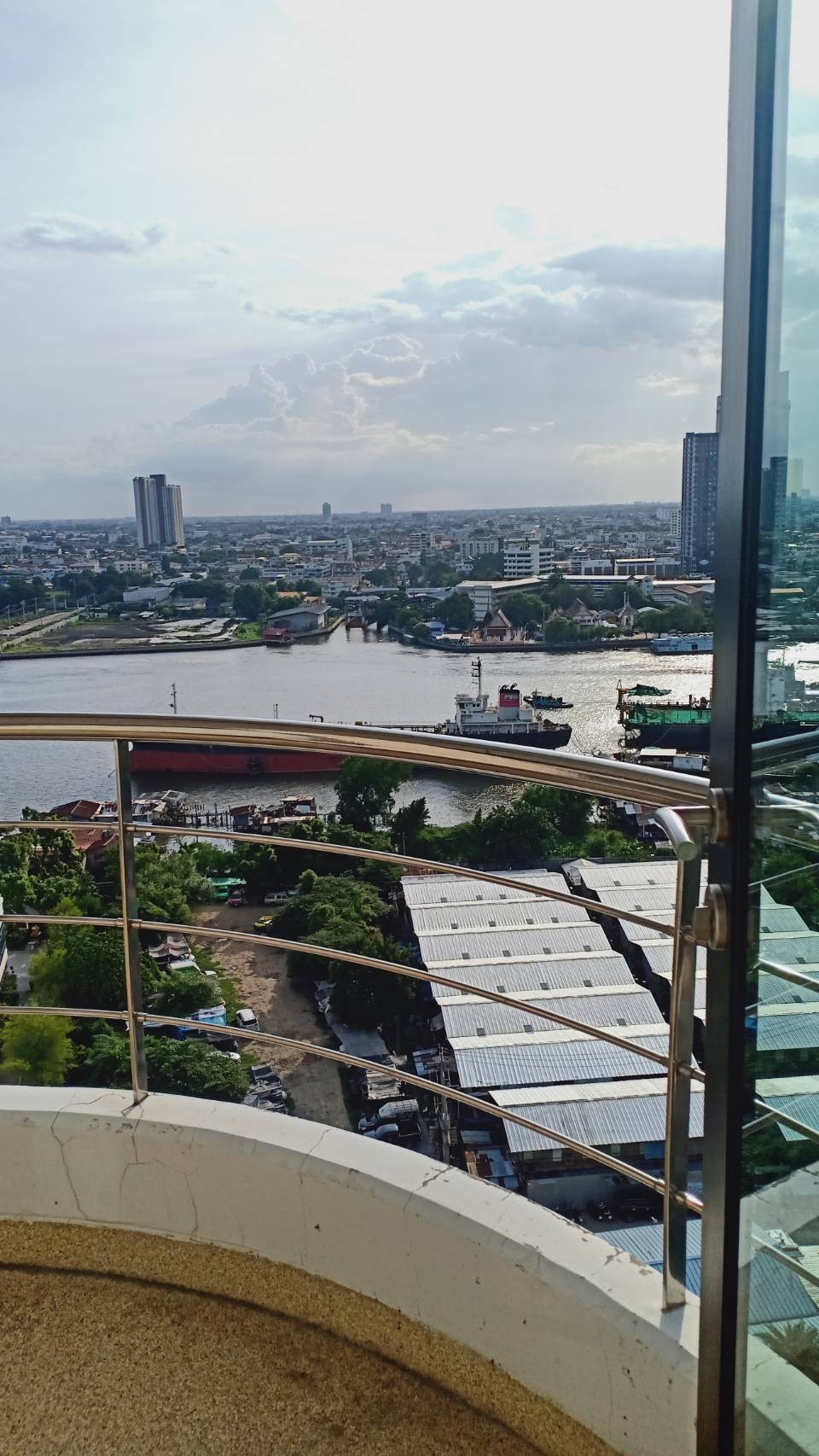 เช่า หรือ ขายห้องชุดหรู คอนโด ศุภาลัย คาซ่า ริวา Supalai Casa Riva ถนนเจริญกรุง พระราม 3