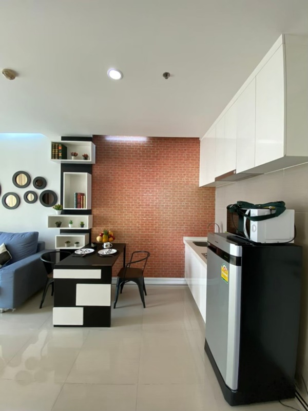 เข่า/ ขายคอนโด ทีซี กรีน พระราม 9 พื้นที่ 39 ตร.ม. 1 ห้องนอน เช่า 15,500 บาท ขาย 3.4 ล้านบาท