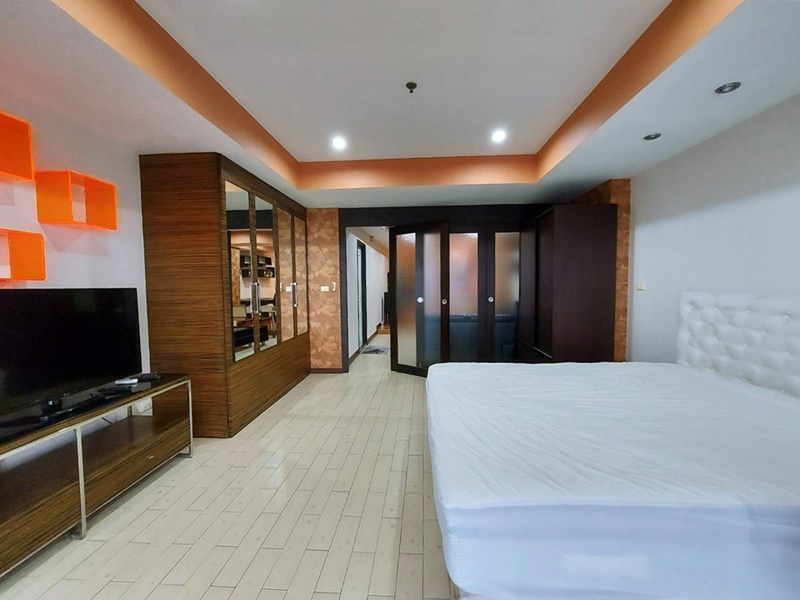 ขายคอนโด สเตท ทาวเวอร์ คอนโดมิเนียม พื้นที่ 68.23 ตรม. 1 ห้องนอน ขาย 7 ล้านบาท