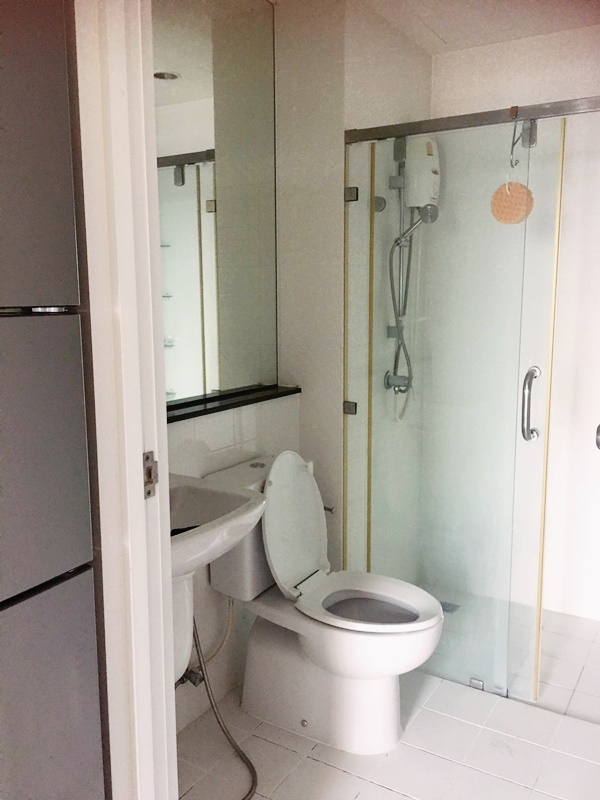 ให้เช่าคอนโด เดอะ ทรี อินเตอร์เชนจ์ พื้นที่ 60 ตร.ม. 2 ห้องนอน เช่า 22,000 บ/ด