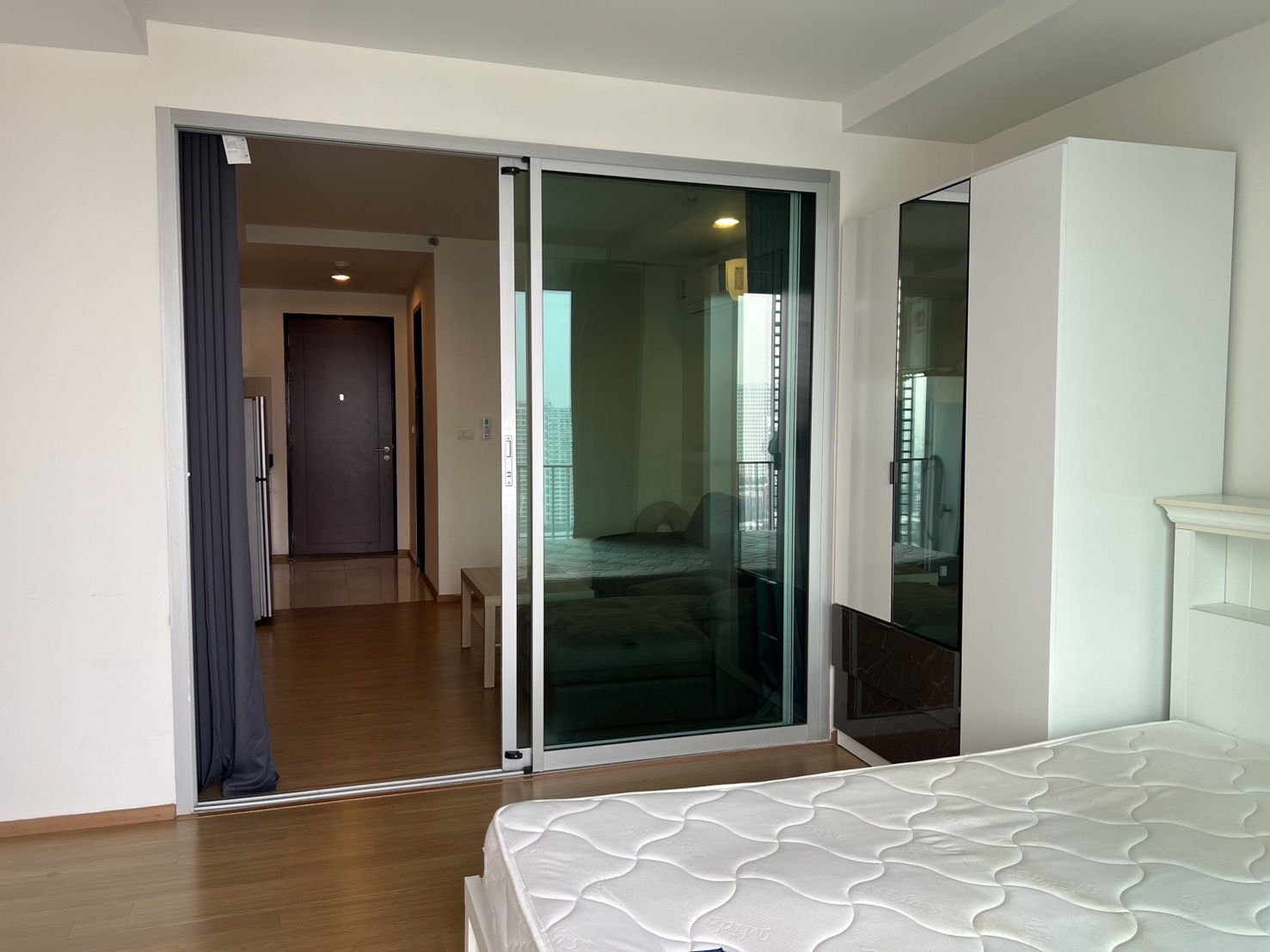 ให้เช่าคอนโด แอ็บสแตร็กส์ พหลโยธิน พาร์ค พื้นที่ 30 ตรม. 1 ห้องนอน เช่า 14,000 บาท/เดือน