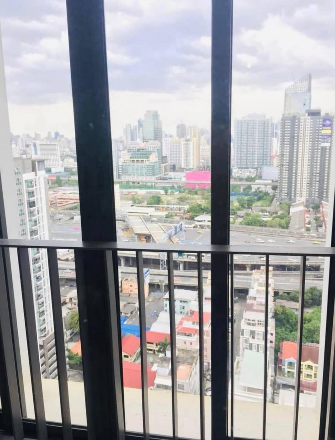 ให้เช่าคอนโด ไอดิโอ โมบิ พระราม 9 พื้นที่ 56 ตร.ม 2 ห้องนอน ราคา 32,000 บาท/เดือน