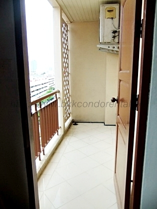 ให้เช่าคอนโด กลางกรุง รีสอร์ท พื้นที่ 72 ตรม.มีระเบียง 2 ด้าน