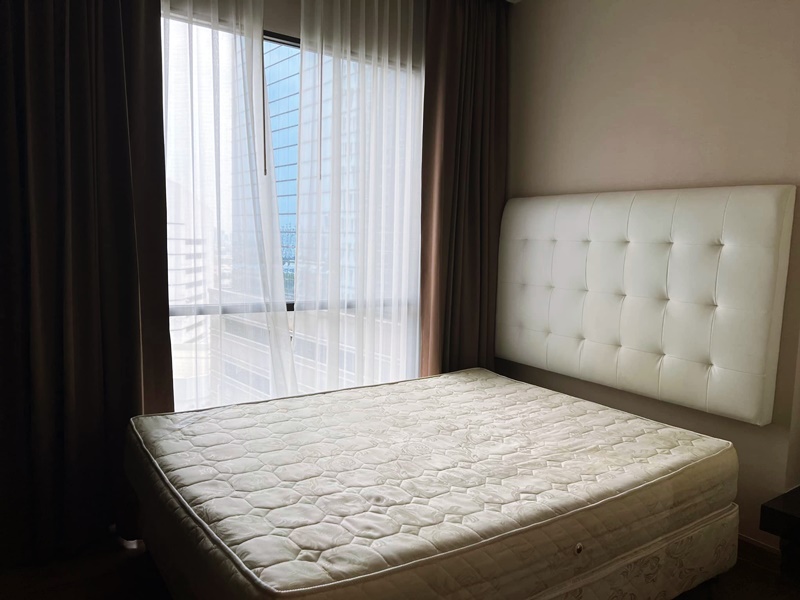 ให้เช่า/ขาย คอนโด ไอวี่ แอมพิโอ พื้นที่ 33.82 ตร.ม. สตูดิโอ ให้เช่า 18,000 บ/ด ขาย 5.3 ล.