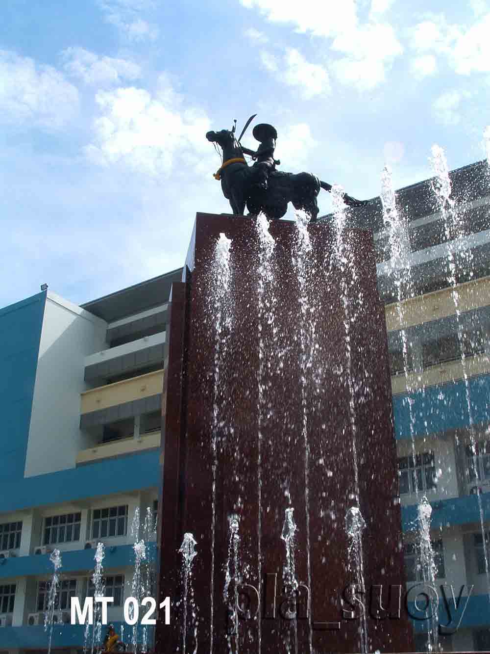 น้ำพุประติมากรรม พระเจ้าตากสิน