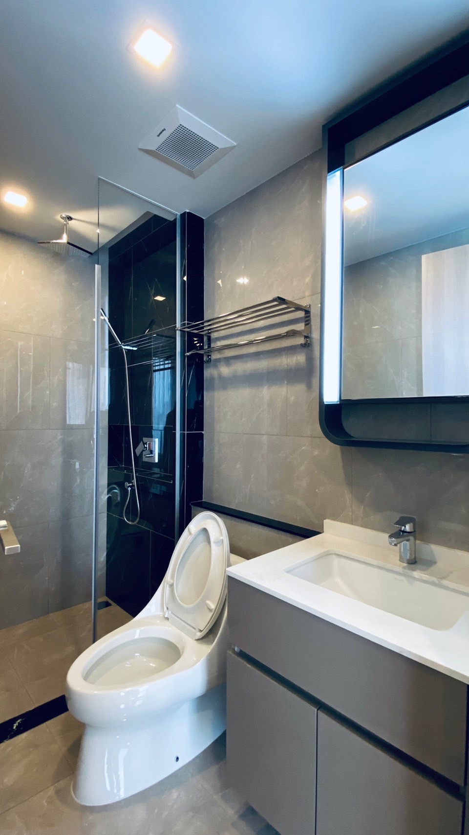 ให้เช่าคอนโด วันไนน์ไฟว์ อโศก - พระราม 9 พื้นที่ 36 ตร.ม. 1 ห้องนอน