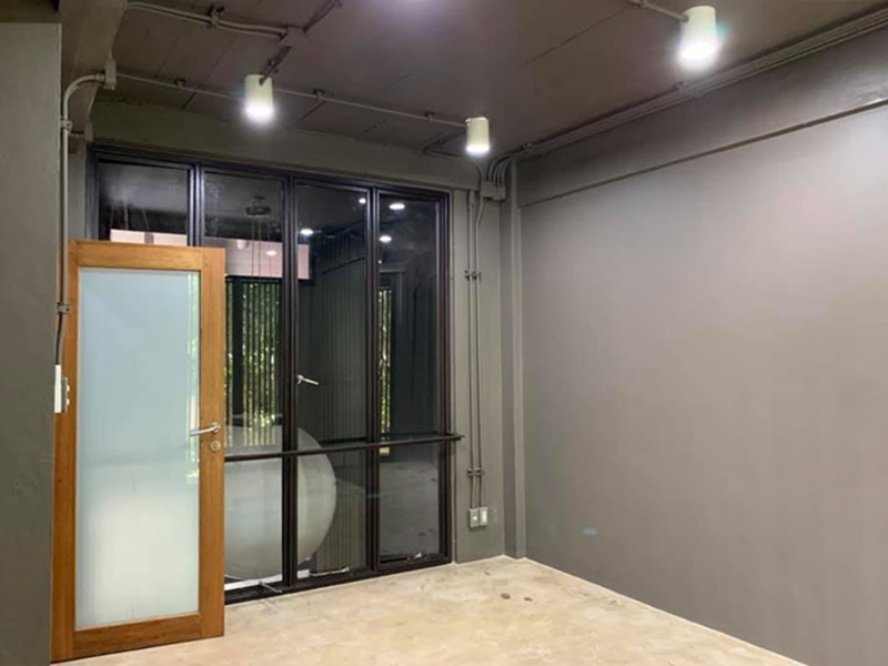 ให้เช่าโฮมออฟฟิศ 3 ชั้น ย่านพระราม 9 พื้นที่ 38 ตรว. เช่า 55,000 บาท/เดือน