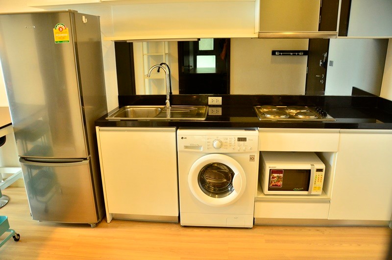 ให้เช่าคอนโด สกายวอล์ค คอนโดมิเนียม พื้นที่ 60 ตร.ม. 1 ห้องนอน เช่า 32,000 บ/ด