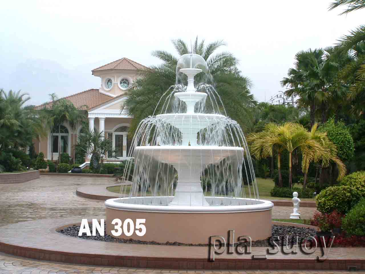 พานน้ำพุ 4 ชั้น หน้าบ้านคุณ อรุณี