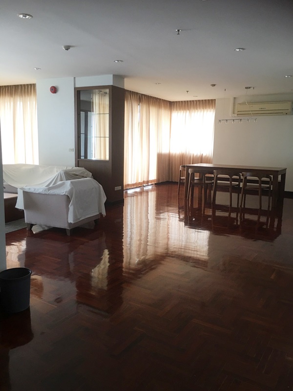 ให้เช่าคอนโด รัตนโกสินทร์ วิว แมนชั่น 283 ตร.ม. 3 ห้องนอน ให้เช่า 55,000 บ/ด