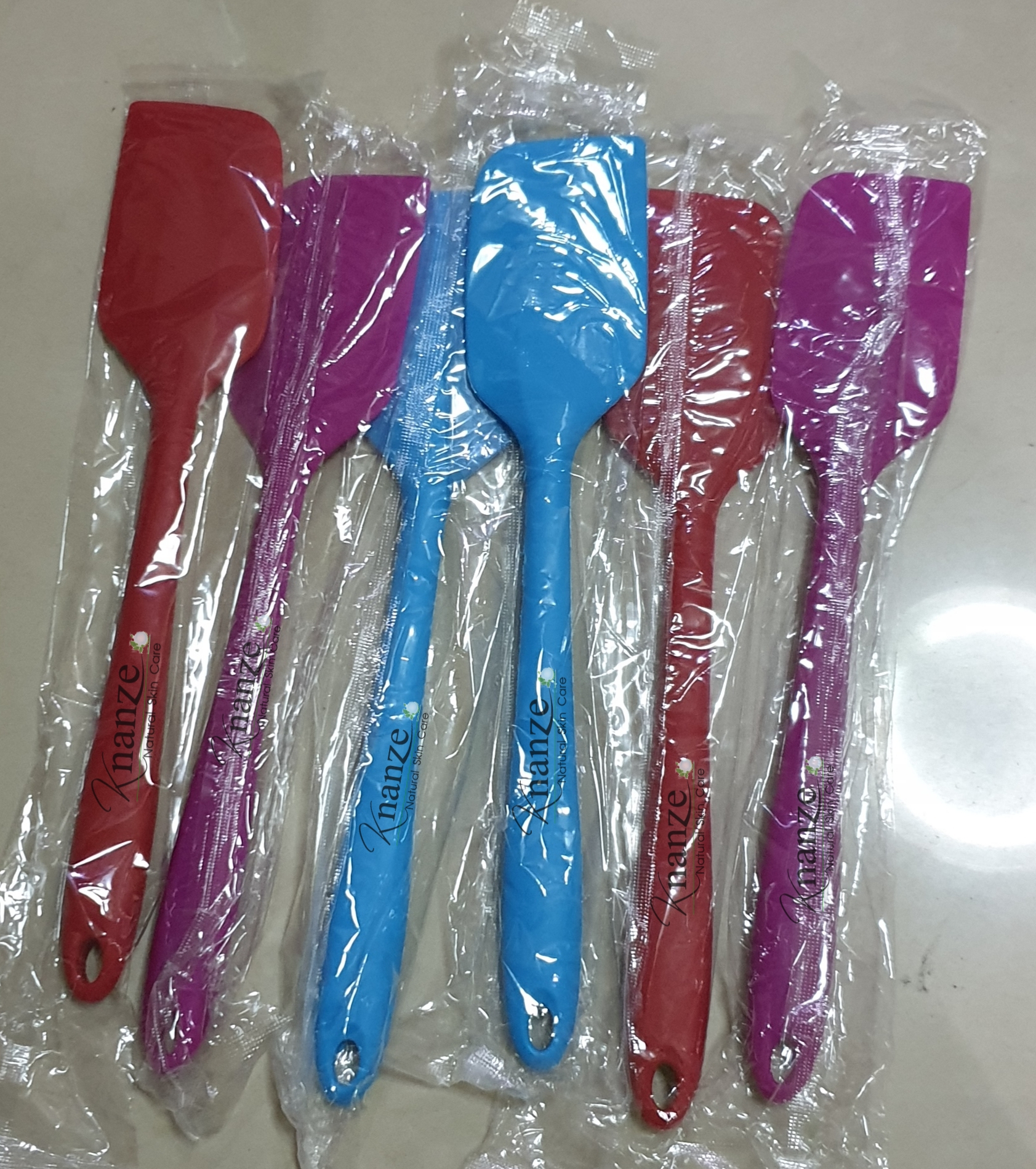 พายซิลิโคน ขนาด 28 cm. ด้ามฟ้า
