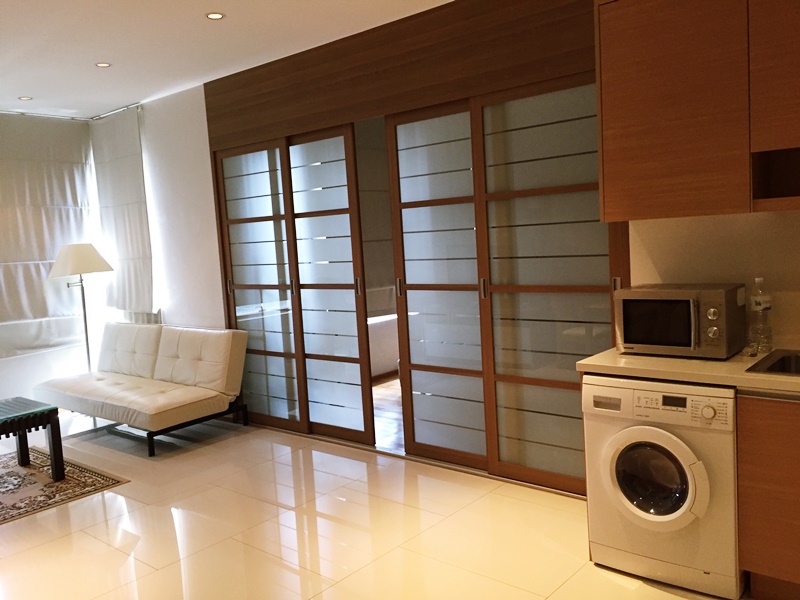 ขาย/ให้เช่าคอนโด ดิ เอ็มโพริโอ เพลส 48 ตร.ม. 1 ห้องนอน เช่า 25,000 บ/ด 7.7 ล้าน