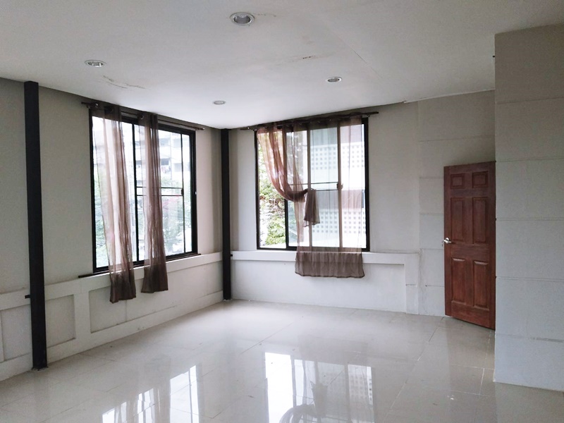 ให้เช่าบ้านเดี่ยว 4 ชั้น ย่านงามวงศ์วาน พื้นที่ 377 ตรม. 6 ห้องนอน เช่า 45,000 บ/ด