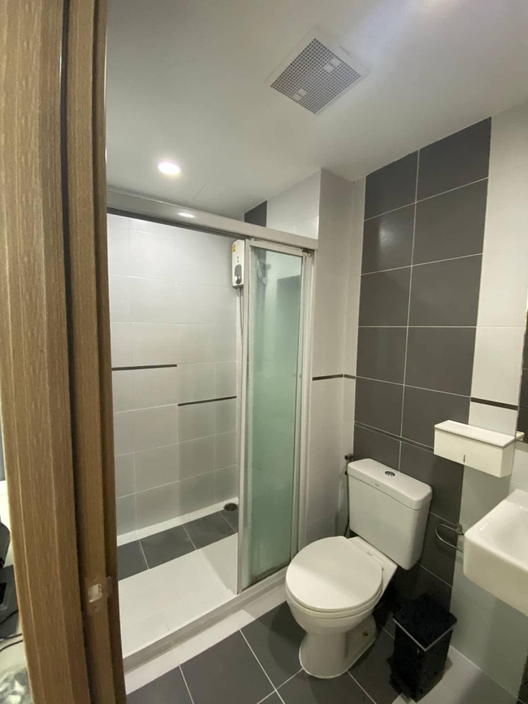 ให้เช่าคอนโด เดอะ เบส สุขุมวิท 77 พื้นที่ 30 ตรม. 1 ห้องนอน ราคาเช่า 13,500 /เดือน