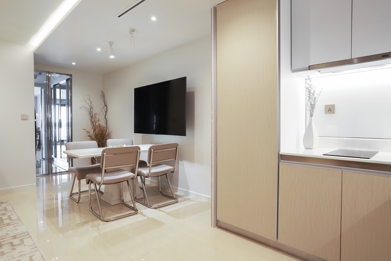 ขายคอนโด สเตท ทาวเวอร์ คอนโดมิเนียม พื้นที่ 68 ตรม. 1 ห้องนอน ขาย 7.4 ล้านบาท