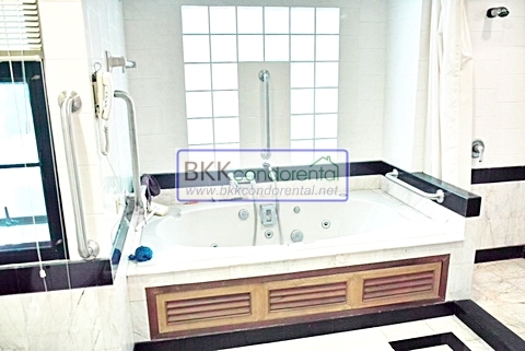 ขายคอนโด ริเวอร์ไรน์ เพลส ตึก B ชั้น 9 พื้นที่ 236 ตรม. 3 ห้องนอน