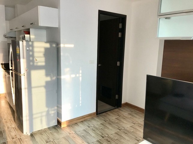 ขายคอนโด ไดมอนด์ รัชดา พื้นที่ 49.21 ตร.ม. 2 ห้องนอน ขาย 4.7 ล้านบาท