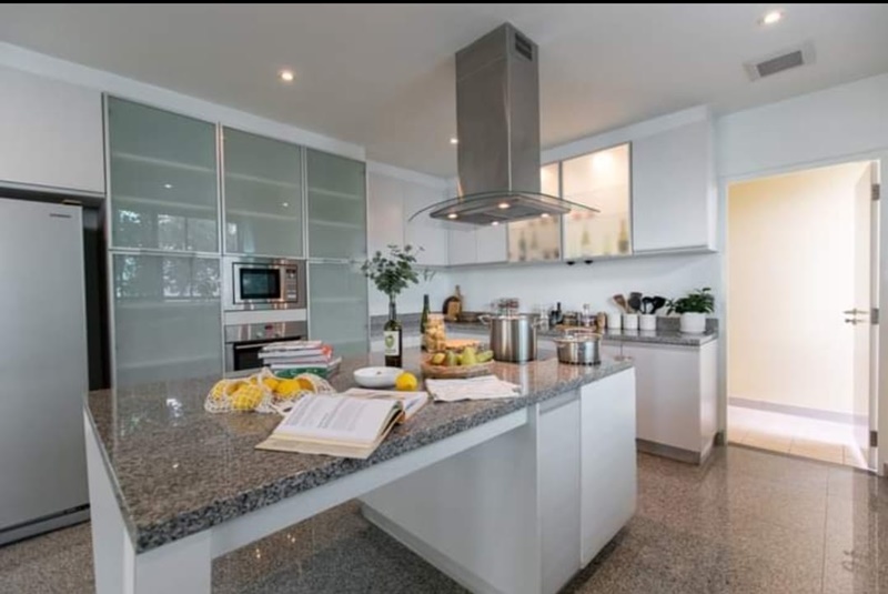 ให้เช่าคอนโด เซเว่น เพลส เอ็กเซ็กคิวทีฟ เรสซิเดนซ์ 300 ตร.ม. 3 ห้องนอน เช่า 89,000 บ/ด