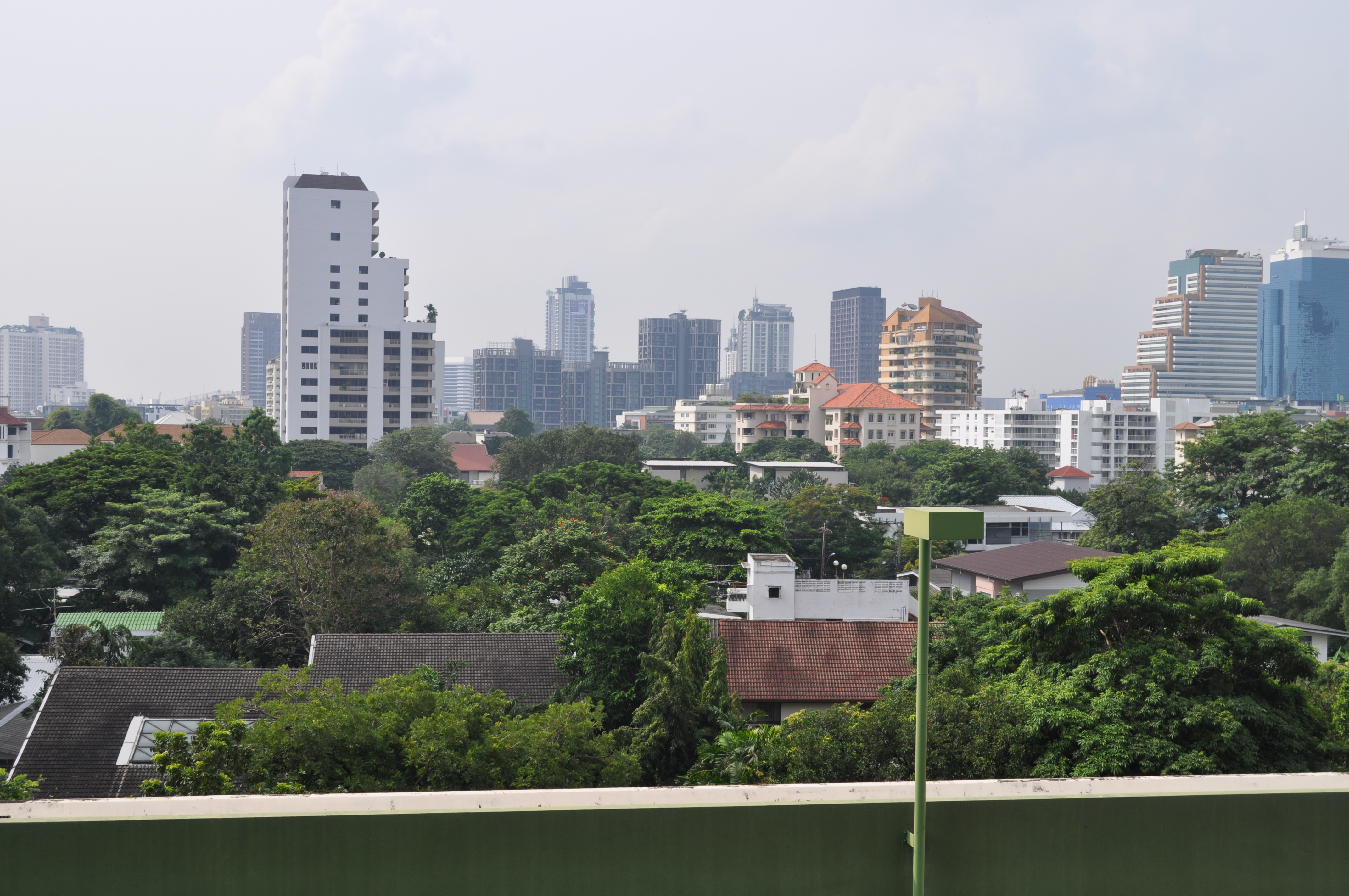 ขาย/ให้เช่าคอนโด โอเรียลเต็ล ทาวเวอร์ พื้นที่ 350 ตร.ม. 3 ห้องนอน เช่า 85,000 บ/ด ขาย 36 ล้าน