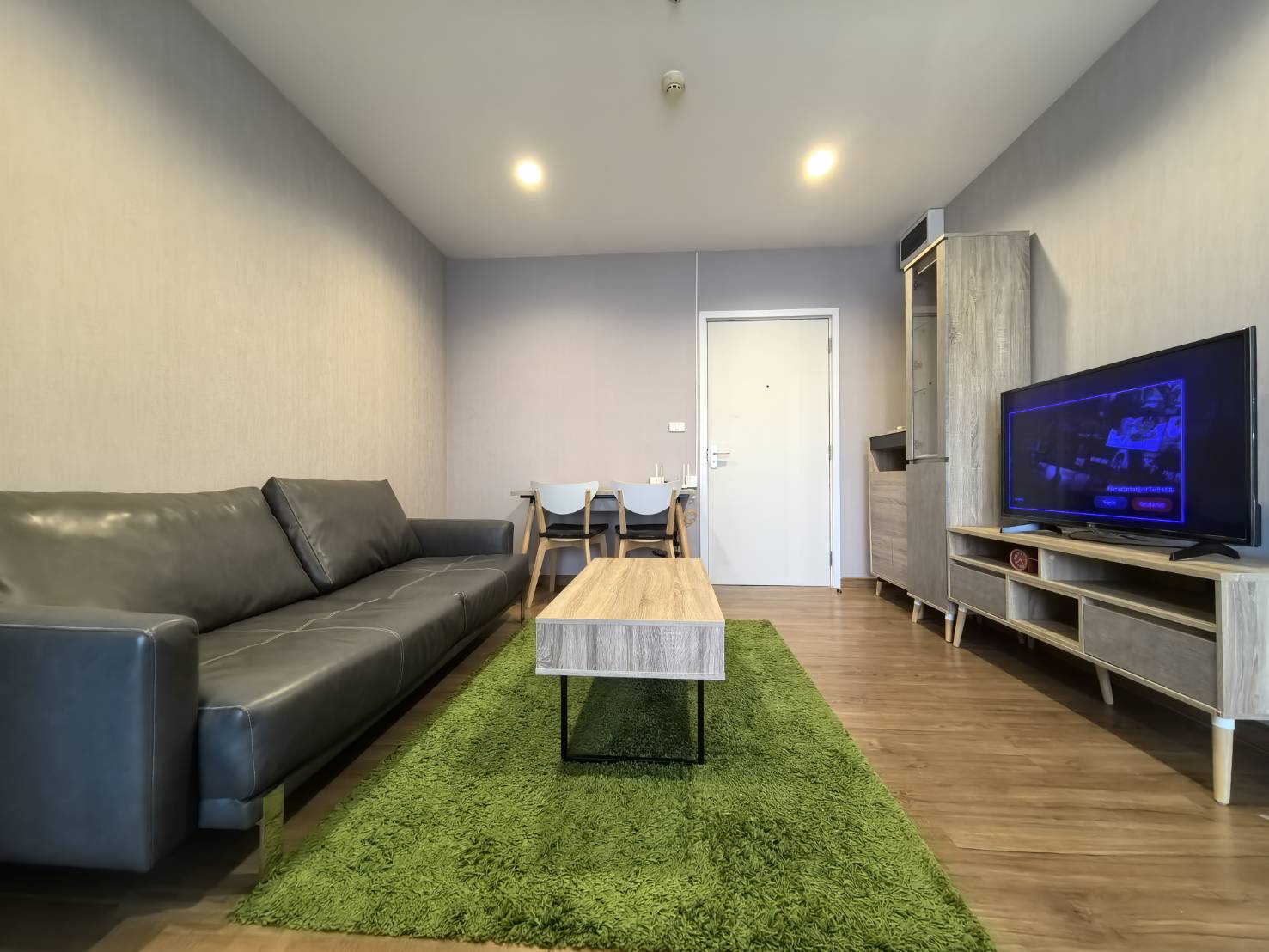 ให้เช่าคอนโด เดอะ ทรี อินเตอร์เชนจ์ พื้นที่ 36 ตร.ม. 1 ห้องนอน เช่า 12,000 บ/ด