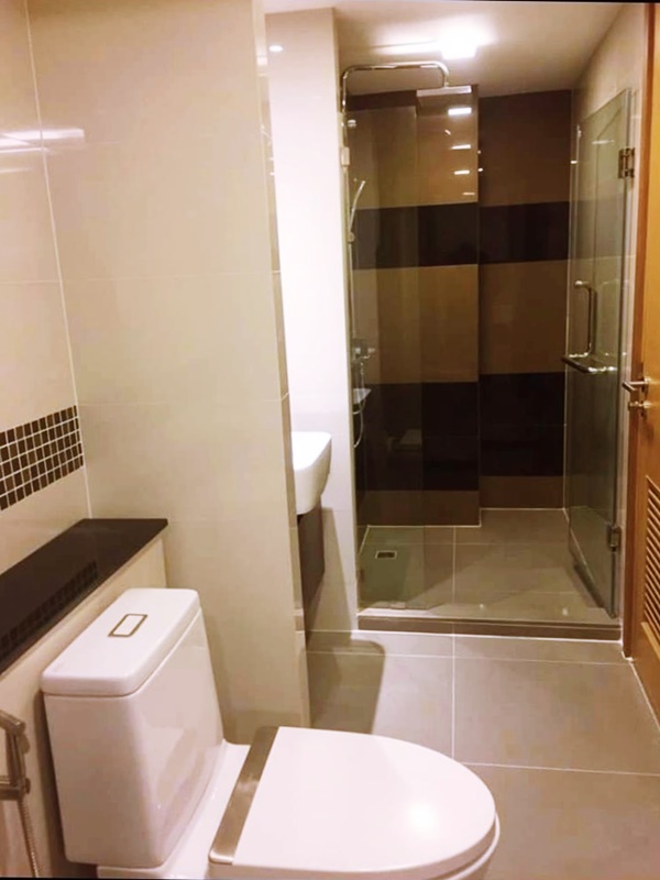 ให้เช่าคอนโด อินเตอร์ ลักส์ พรีเมียร์ สุขุมวิท 13 พื้นที่ 39 ตร.ม. 1 ห้องนอน เช่า 18,000 บ/ด