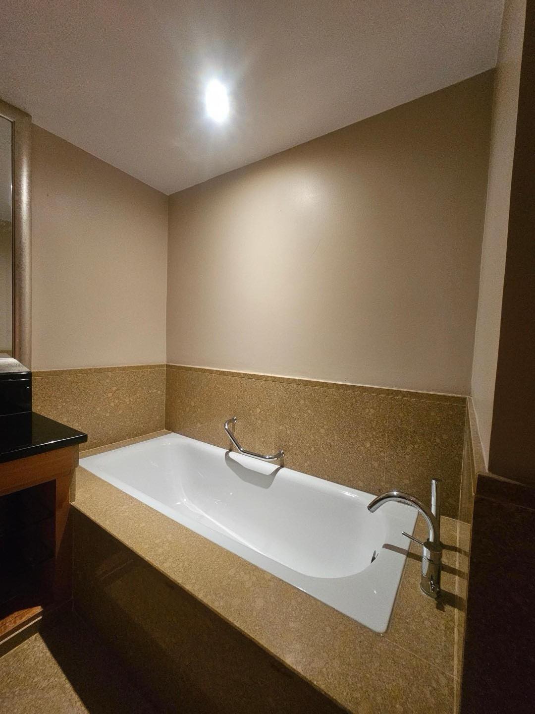 ให้เช่าคอนโด สกาย วิลล่า สาทร พื้นที่ 197 ตร.ม. 2 ห้องนอน ราคา 90,000 บาท/เดือน