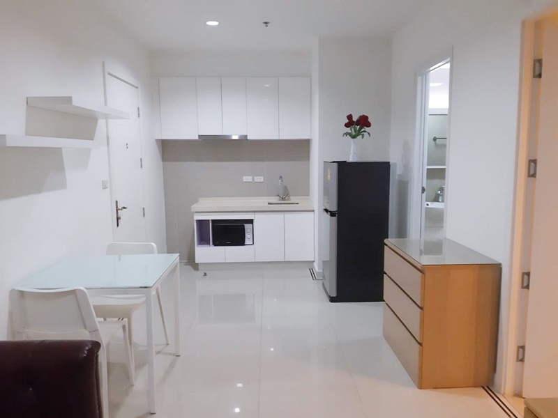 ให้เช่าคอนโด ทีซี กรีน พระราม 9 พื้นที่ 42 ตร.ม. 1 ห้องนอน เช่า 16,000 บ/ด