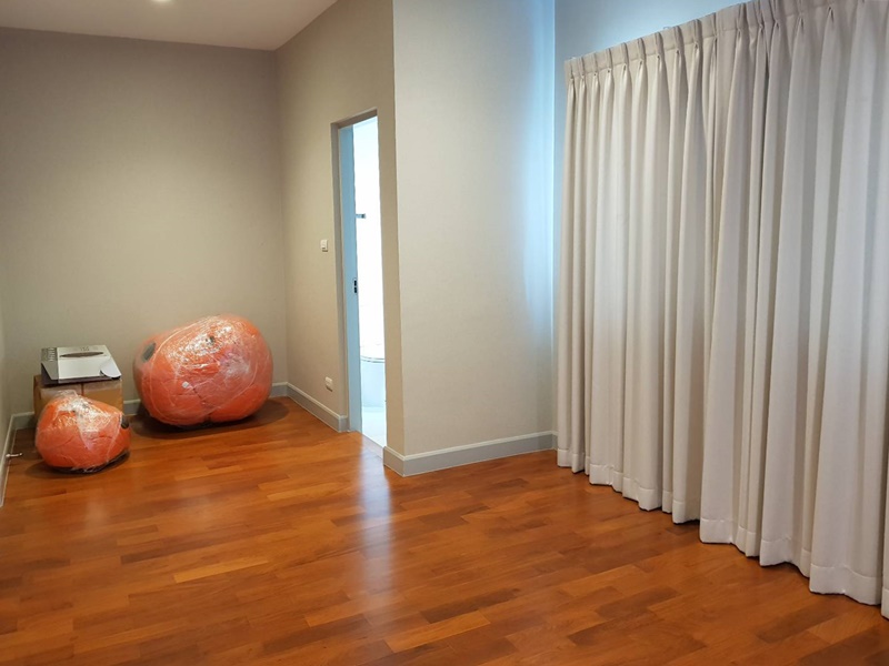 ขายบ้านเดียว 2 ชั้น ย่านสาทร พื้นที่ 94.90 ตรว. 4 ห้องนอน ขาย 19.5 ล้านบาท