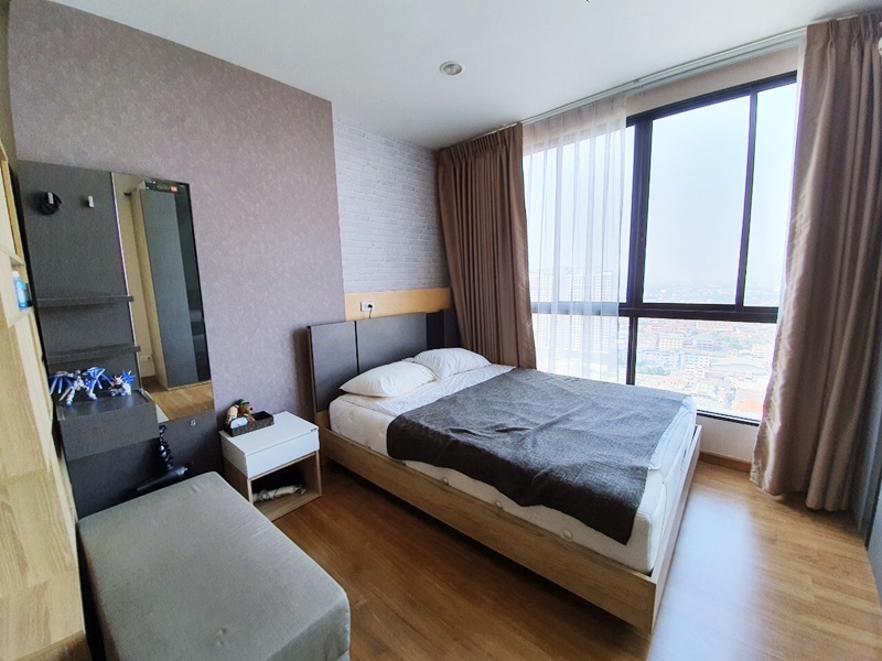 ให้เช่าคอนโด เดอะ ทรี อินเตอร์เชนจ์ พื้นที่ 30 ตร.ม. สตูดิโอ เช่า 10,000 บ/ด