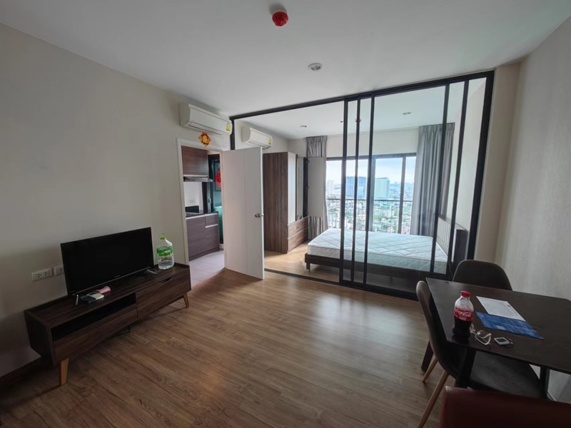 ให้เช่าคอนโด เดอะ ทรี ริโอ้ บางอ้อ พื้นที่ 31 ตร.ม. 1 ห้องนอน เช่า 10,000 บ/ด