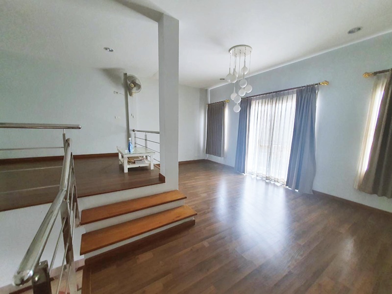 ให้เช่าทาวน์โฮม 3.5 ชั้น ย่านพหลโยธิน พื้นที่ 25.5 ตารางวา 4 ห้องนอน เช่า 30,000 บ/ด