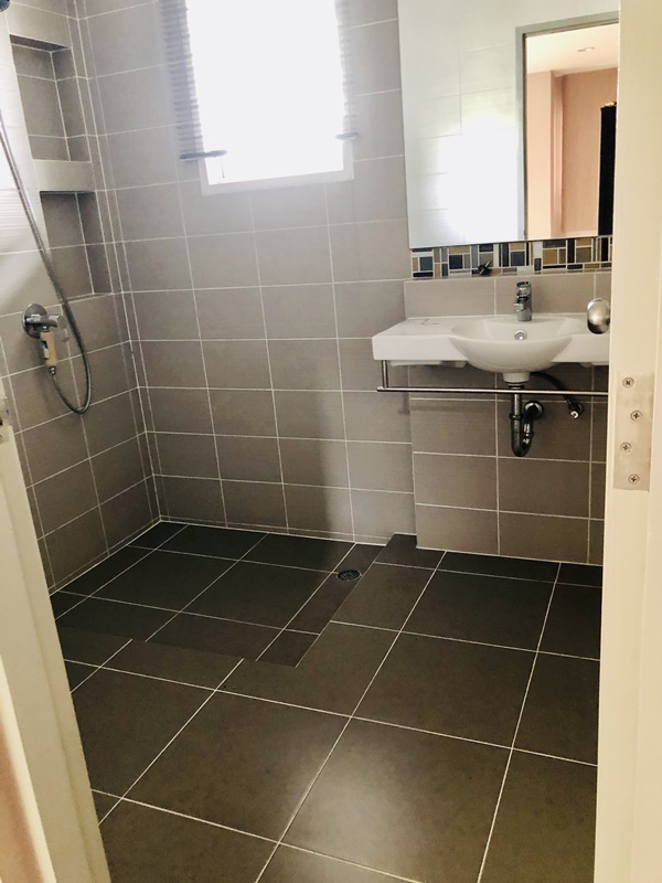 ขาย/ให้เช่า บ้านแฝด 2 ชั้น ย่านพระราม 9 38 ตรว. 3 ห้องนอน เช่า 18,000 บ/ด ขาย 6 ล.