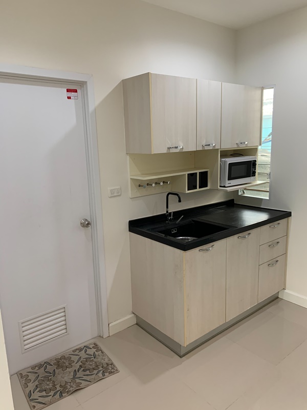 ให้เช่าทาวน์เฮ้าส์ 2 ชั้น ย่านพัฒนาการ 38 พื้นที่ 19 ตรว. 3 ห้องนอน เช่า 22,000 บ/ด