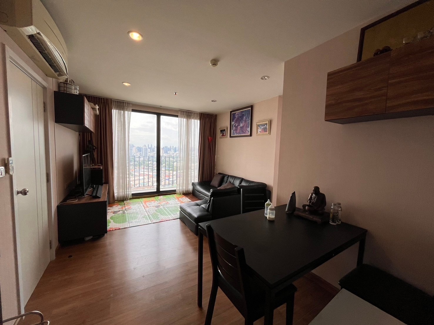 ขาย / ให้เช่าคอนโด เดอะ ทรี อินเตอร์เชนจ์ พื้นที่ 60 ตร.ม. 2 ห้องนอน 2 ห้องน่ำ ห้องมุมเช่า ขาย 5.2 ล้านบาท