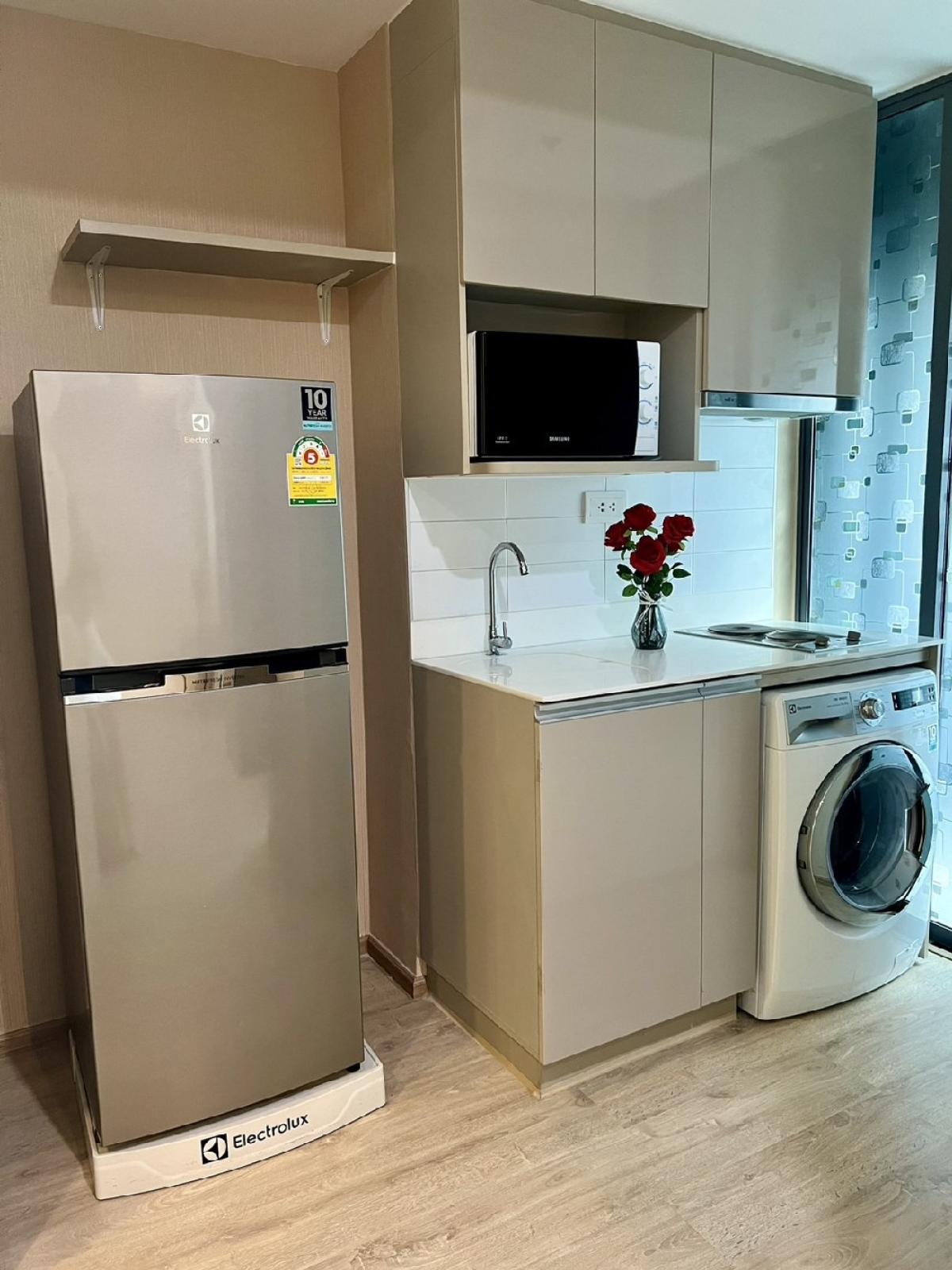 ให้เช่าคอนโด ไอดีโอ คิว จุฬา - สามย่าน 24 ตรม. Studio วิวสระน้ำ ราคาเช่า 21,500 บาท