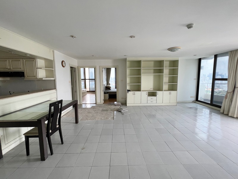 ขายคอนโด ศุภาลัย เพลส สุขุมวิท 39 พื้นที่ 123 ตรม. 2 ห้องนอน ขาย 8 ล้านบาท