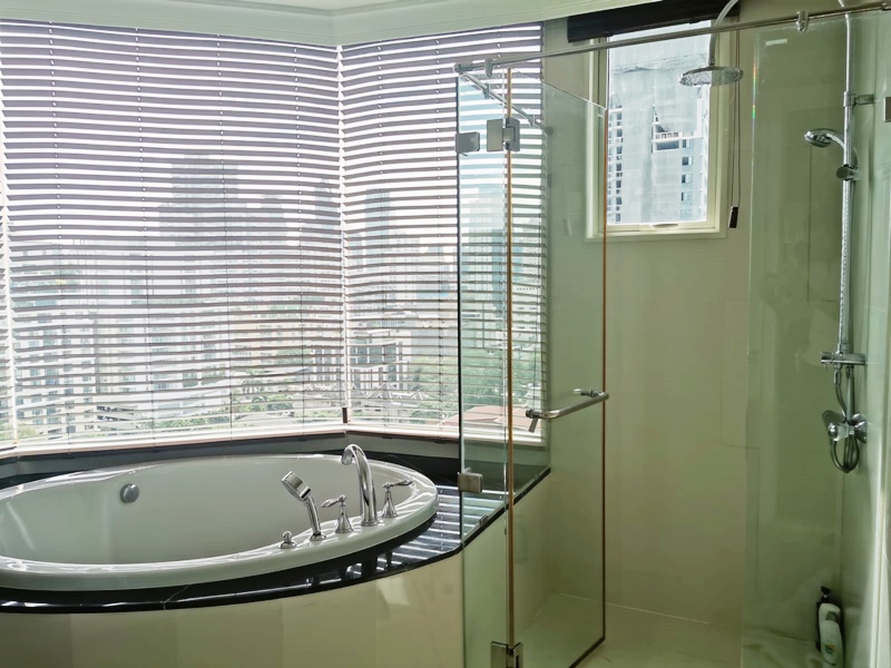 ให้เช่าคอนโด รอย์ช ไพรเวท เรสซิเดนซ์ส พื้นที่ 178 ตรม. 3 ห้องนอน เช่า 150,000 บ/ด