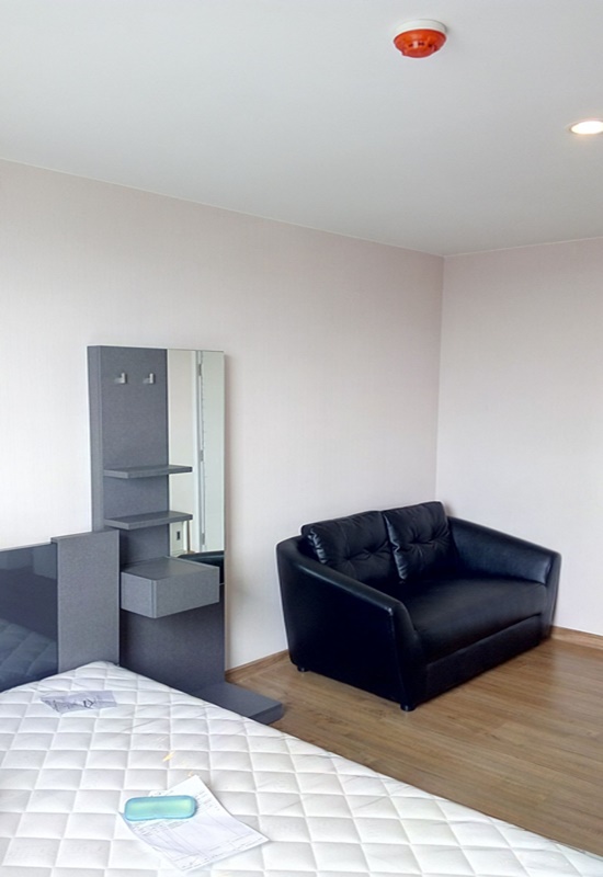 เช่าคอนโด เดอะ ทรี อินเตอร์เชนจ์ พื้นที่ 22 ตร.ม. สตูดิโอ เช่า 8,500 บาท/เดือน