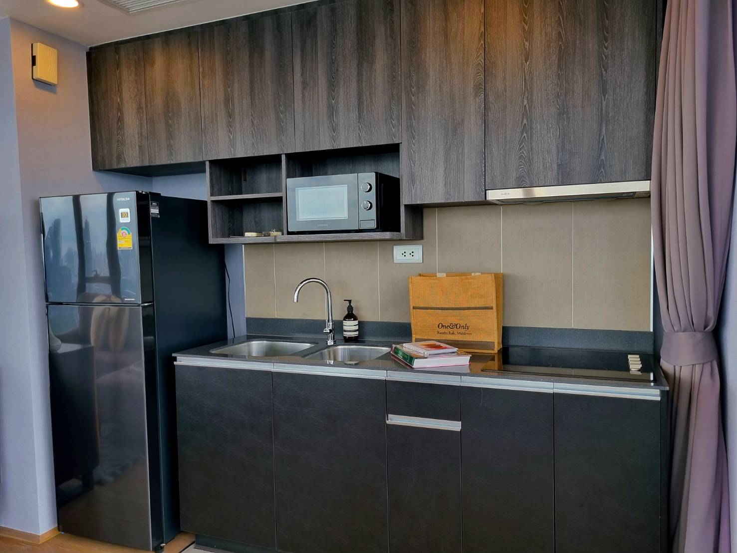 แอชตัน จุฬา-สีลม 2 ห้องนอน 2 ห้องน้ำ ขนาด 63 ตรม high floor Skyview ชั้น 45