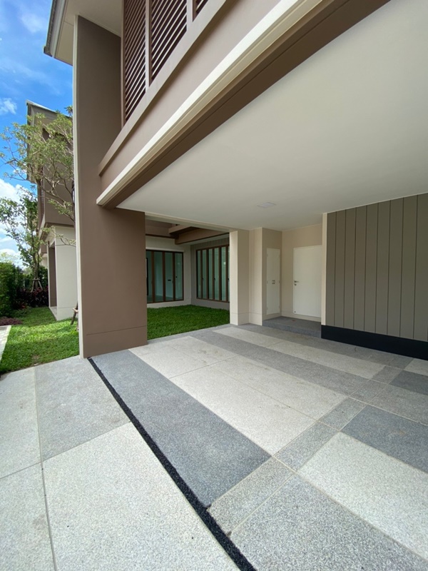 ขาย/ให้เช่าบ้านเดี่ยว 2 ชั้น ย่านบางกะปิ 77 ตรว. 4 ห้องนอน เช่า 300,000 บ/ด ขาย 32 ล.