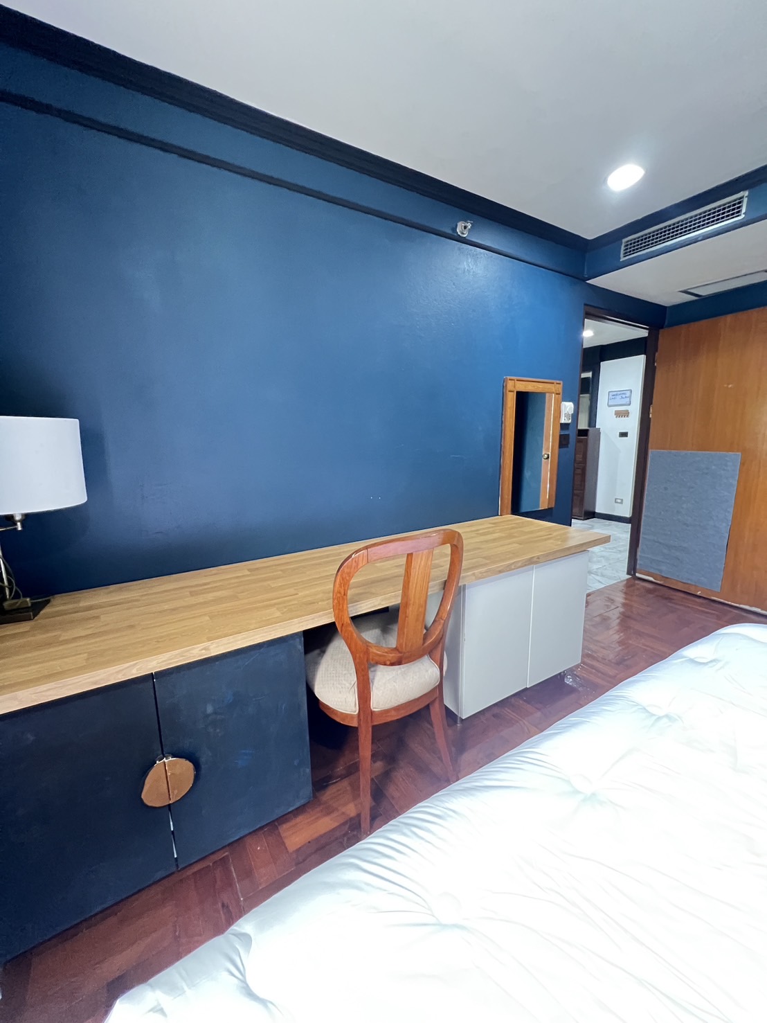 ให้เช่าคอนโด วิทยุ คอมเพล็กซ์ พื้นที่ 120 ตรม. 2 ห้องนอน ราคาเช่า 48,000 /เดือน