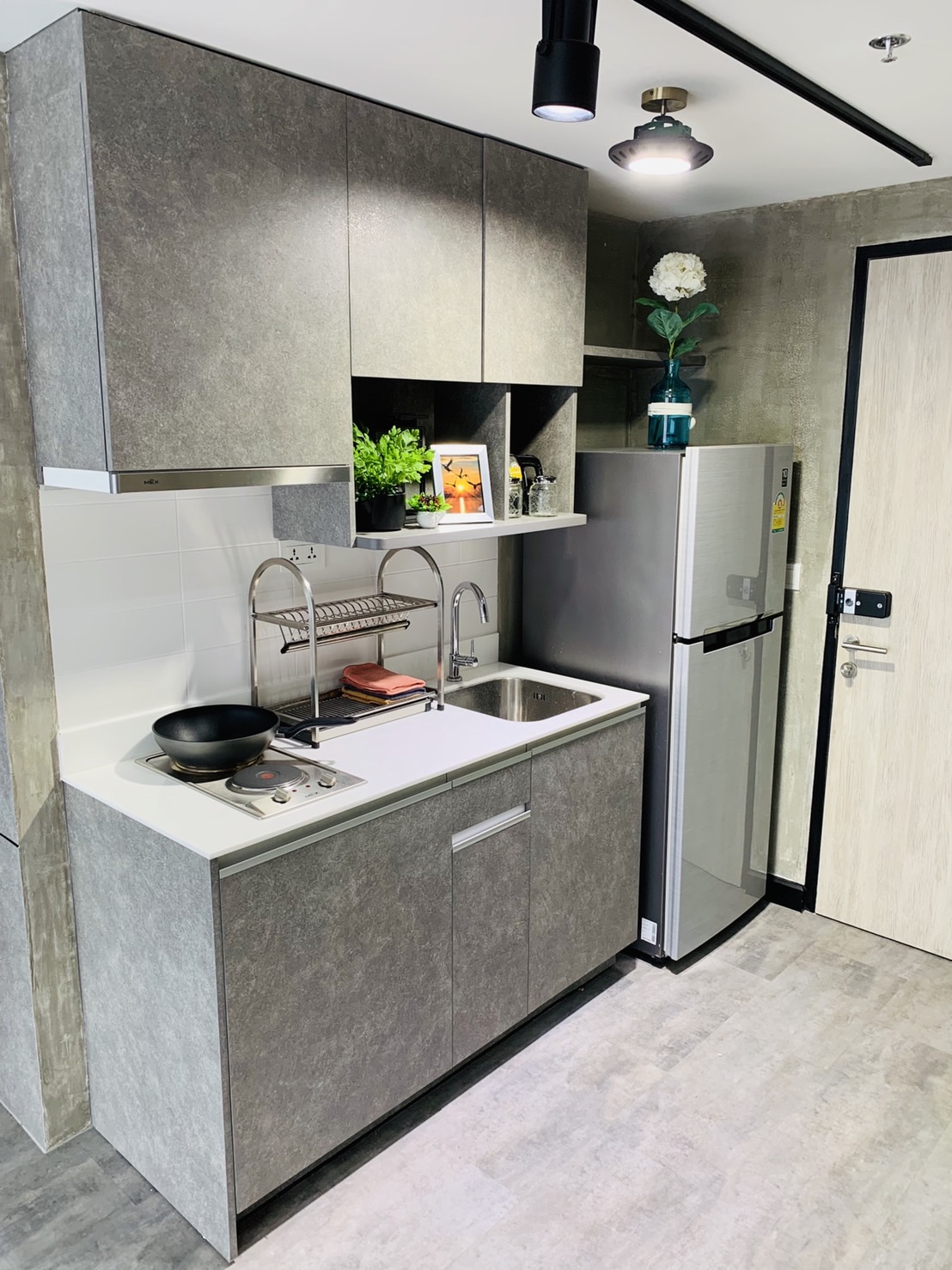 ขายคอนโด ไอดีโอ โมบิ พระราม 9 พื้นที่ 62 ตร.ม. 2 ห้องนอน (ดูเพล็กซ์) ขาย 10 ลบ เช่า 32,000 B