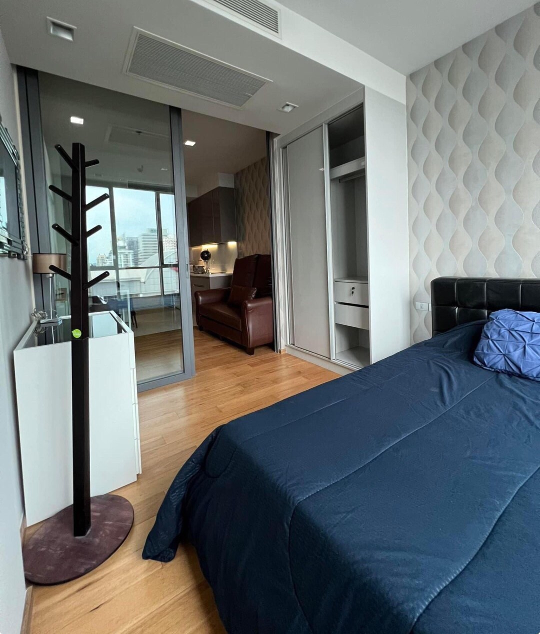 ให้เช่าคอนโด ไฮด์ สุขุมวิท 13 พื้นที่ 31 ตรม. 1 ห้องนอน ราคาเช่า 25,000 บาท/เดือน