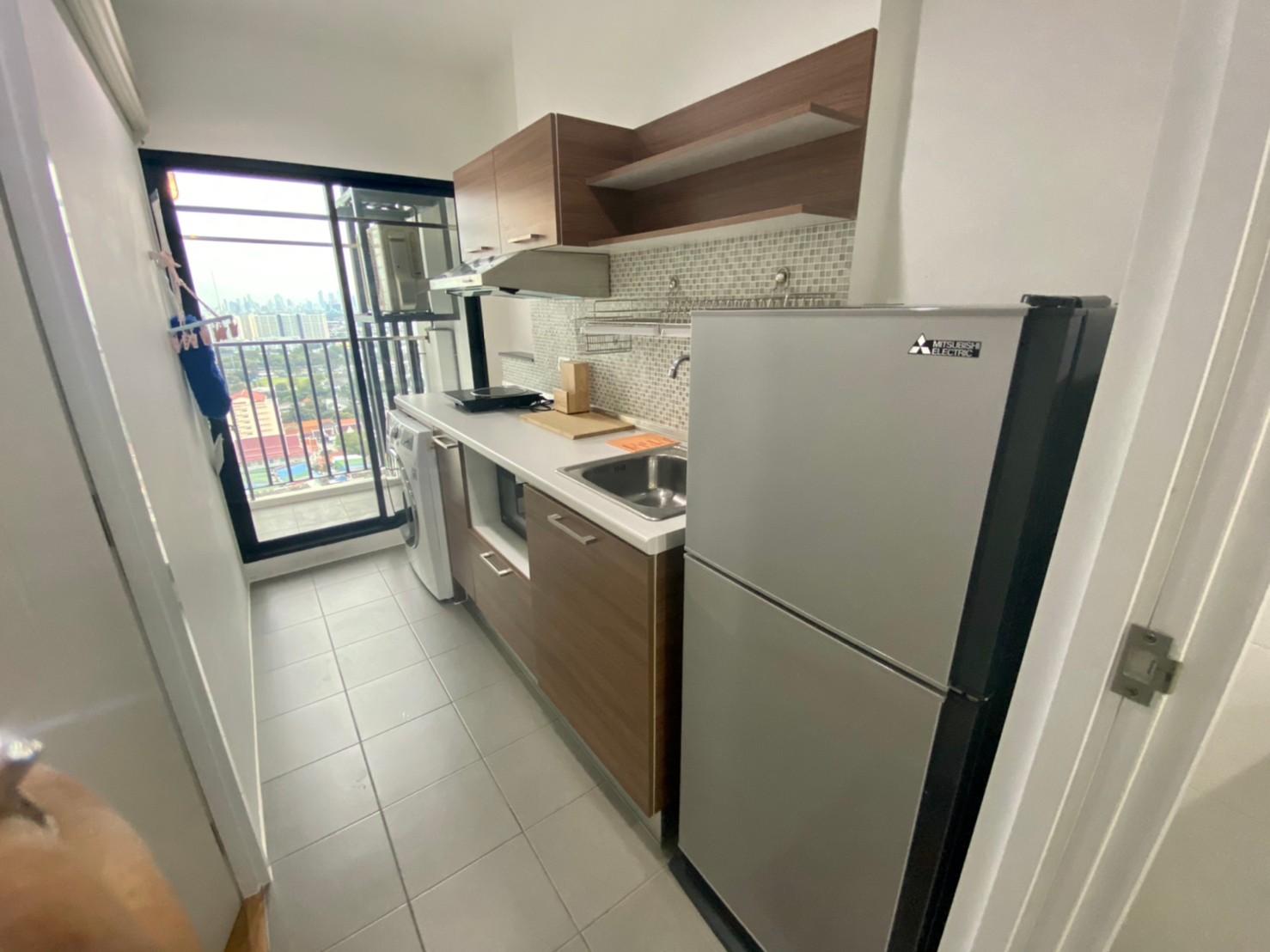 ให้เช่าคอนโด เดอะ ทรี อินเตอร์เชนจ์ พื้นที่ 36 ตร.ม. 1 ห้องนอน 1 ห้องน้ำ ให้เช่า 12,000 บ/ด