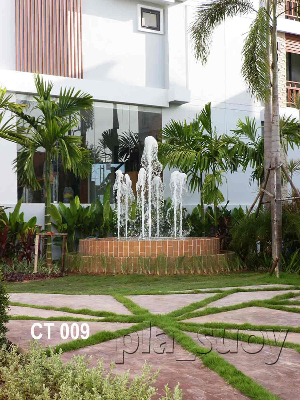 น้ำพุหน้าโรงแรม Crystal Jade Hotel ระยอง