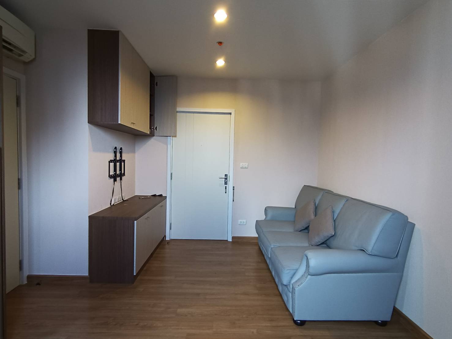 ให้เช่าคอนโด เดอะ ทรี อินเตอร์เชนจ์ พื้นที่ 25 ตร.ม. Cooper เช่า 9,000 บ/ด