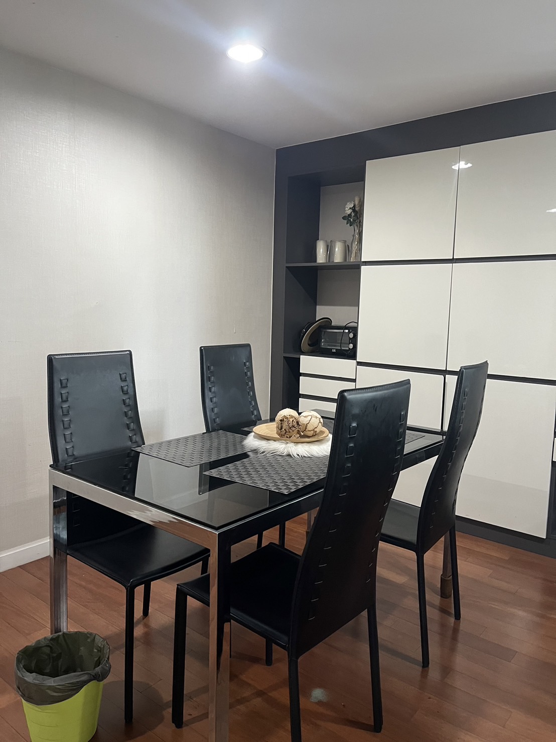 ขาย / เช่า คอนโด เบลล์ แกรนด์ พระราม 9 พื้นที่ 98 ตร.ม. 2 ห้องนอน ขาย 12.6 ล้านบาท เช่า 43,000 บาท