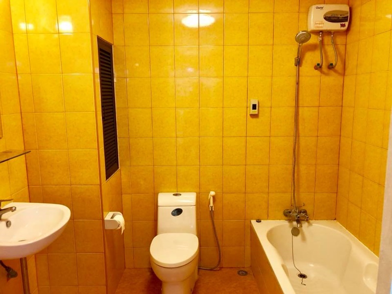 ให้เช่าทาวน์เฮ้าส์ 4 ชั้น ย่านสุขุมวิท พื้นที่ 380 ตรม. 3 ห้องนอน เช่า 65,000 บ/ด