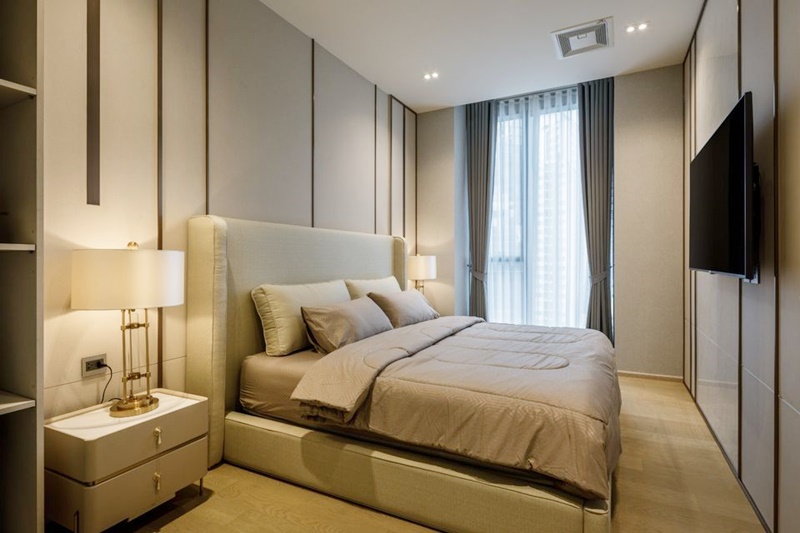 ให้เช่าคอนโด เดอะ สแตรนด์ ทองหล่อ พื้นที่ 95 ตร.ม. 2 ห้องนอน. เช่า 100,000 บ/ด