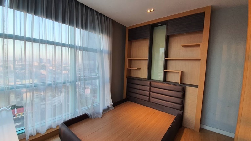 ขายคอนโด ชาเทรียม ริเวอร์ไซด์ เรสซิเด้นท์ พื้นที่ 252 ตร.ม. 4 ห้องนอน ขาย 44 ล้านบาท